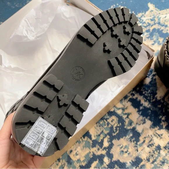 Michael kors Elsa Quilted Leather Chain Boot size6 - Picture 5 of 10